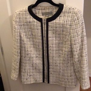 Chanel style tweed boxy black and white jacket